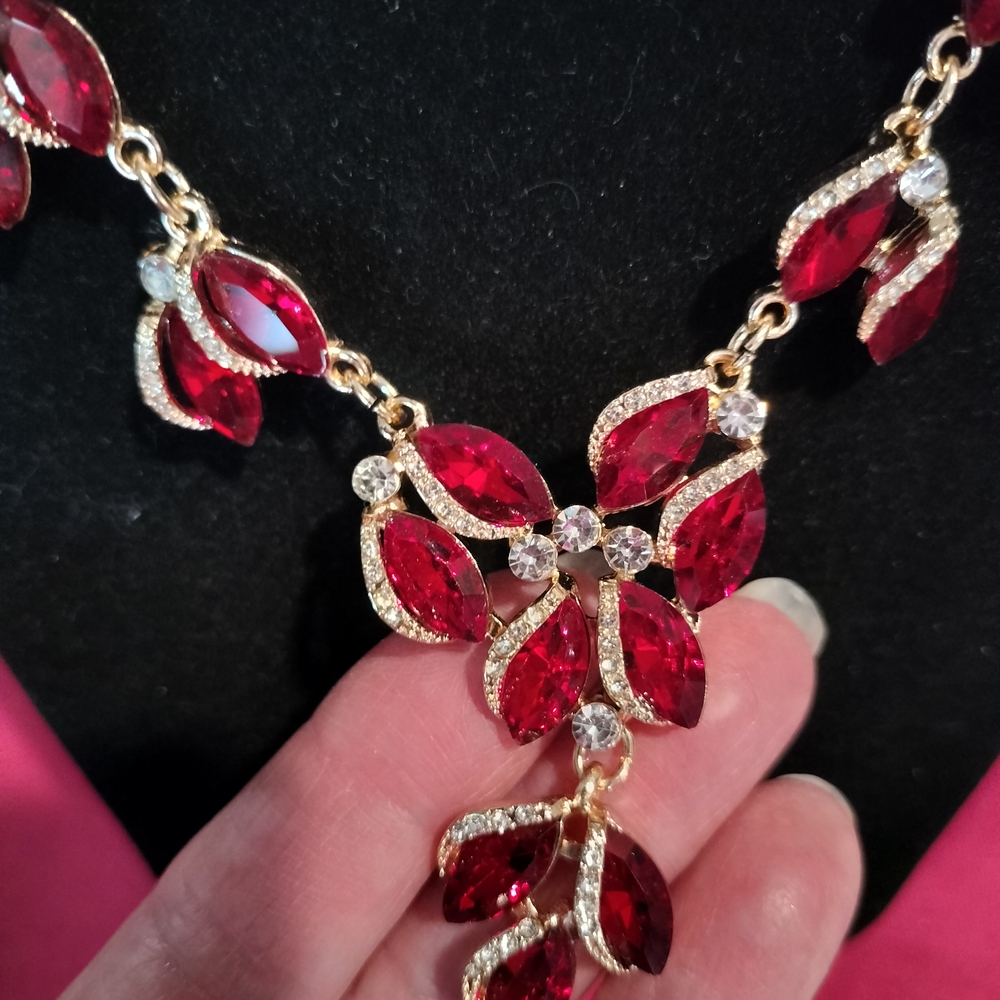 Elegant Red Leaf Necklace